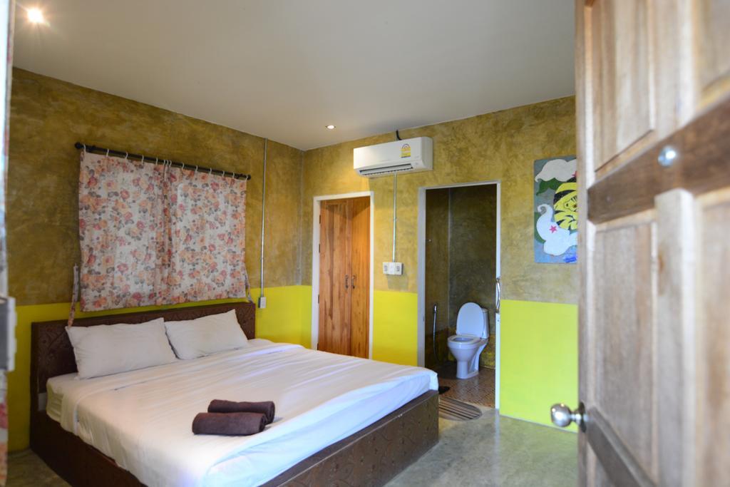Sundara Guesthouse Nan Bagian luar foto