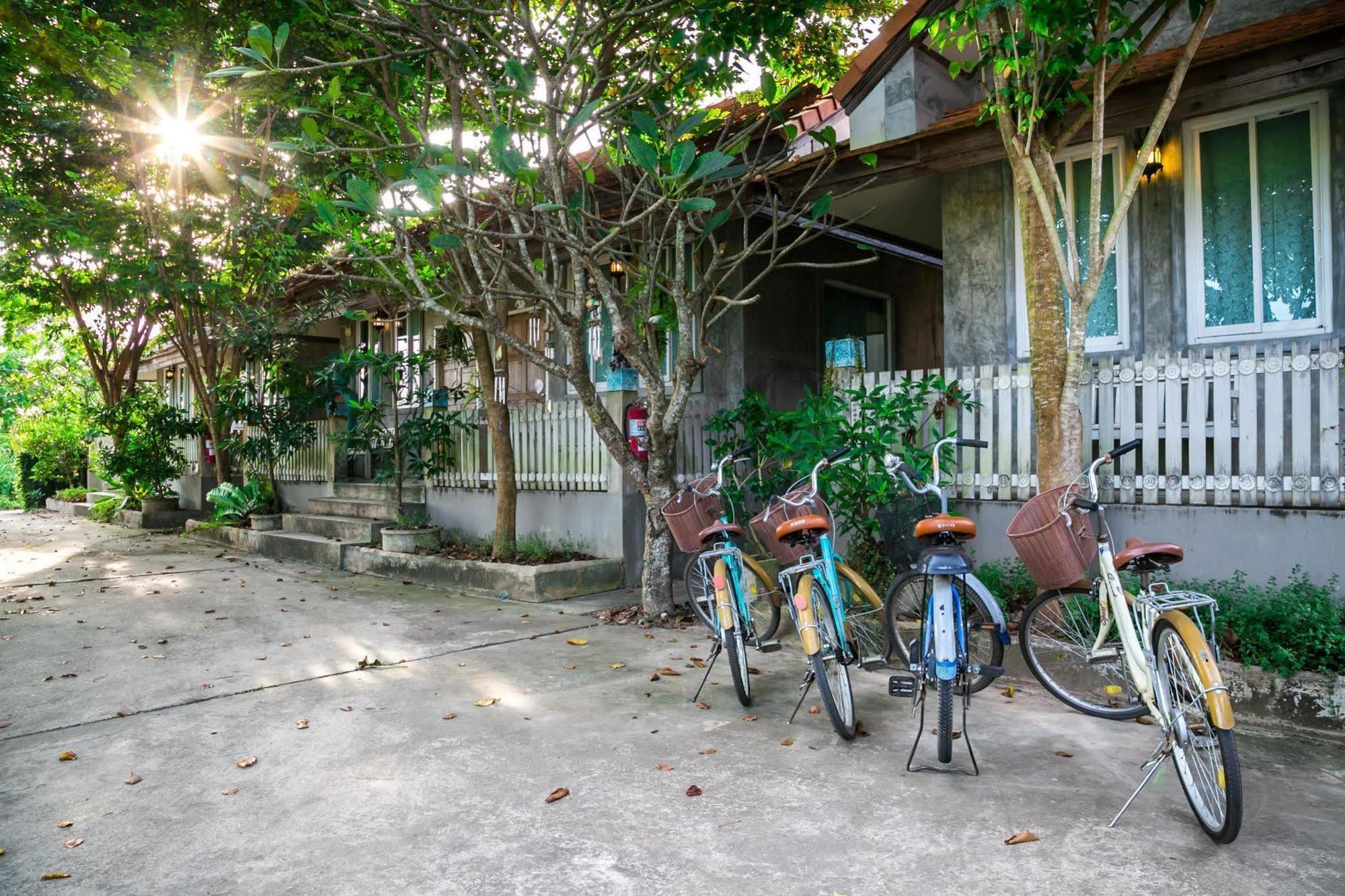 Sundara Guesthouse Nan Bagian luar foto